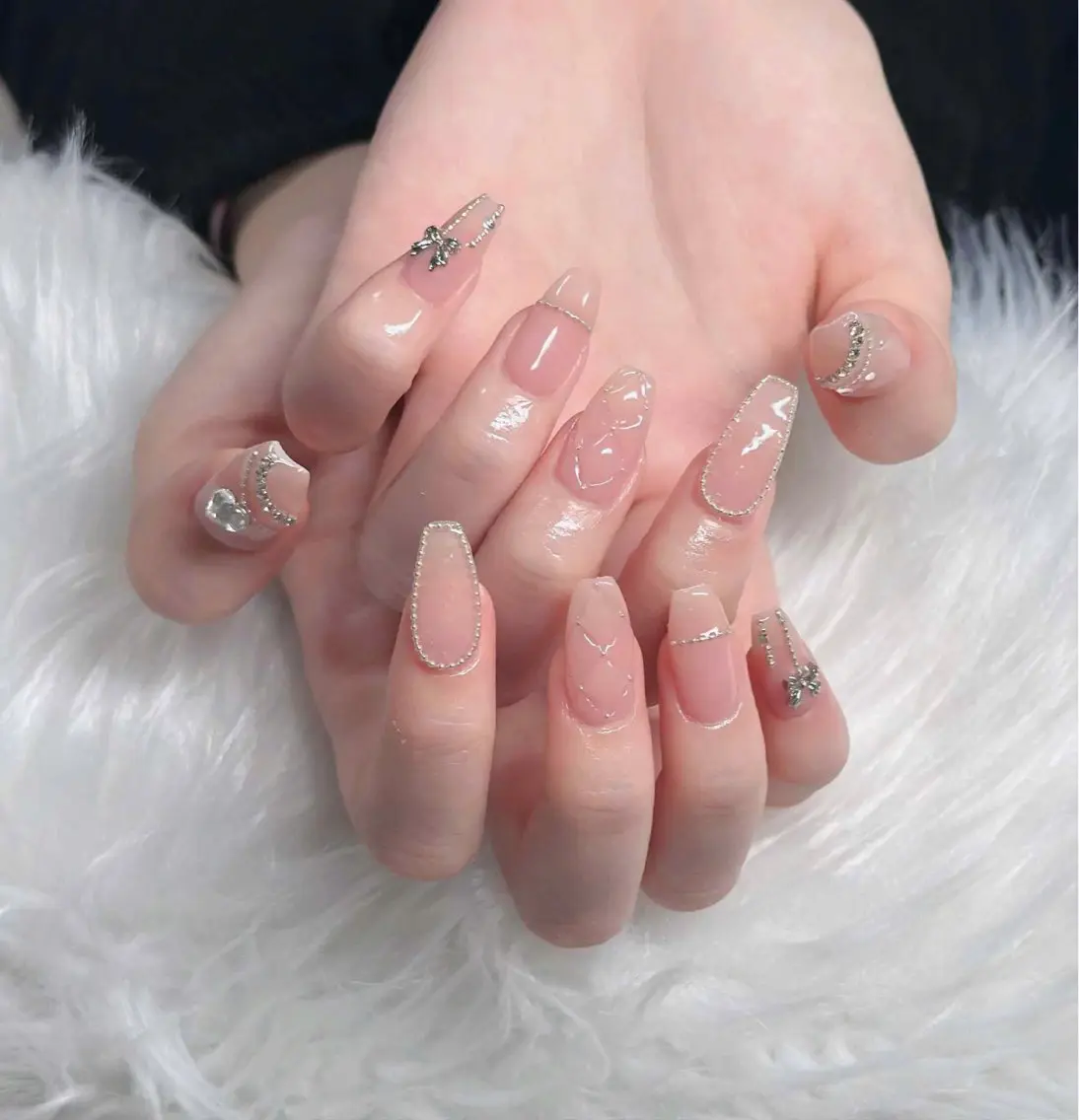 ネイル オーロラネイル フレンチネイル ジェルネイル ハロウィン キラキラネイル H.baby Nail Salonのネイルデザイン