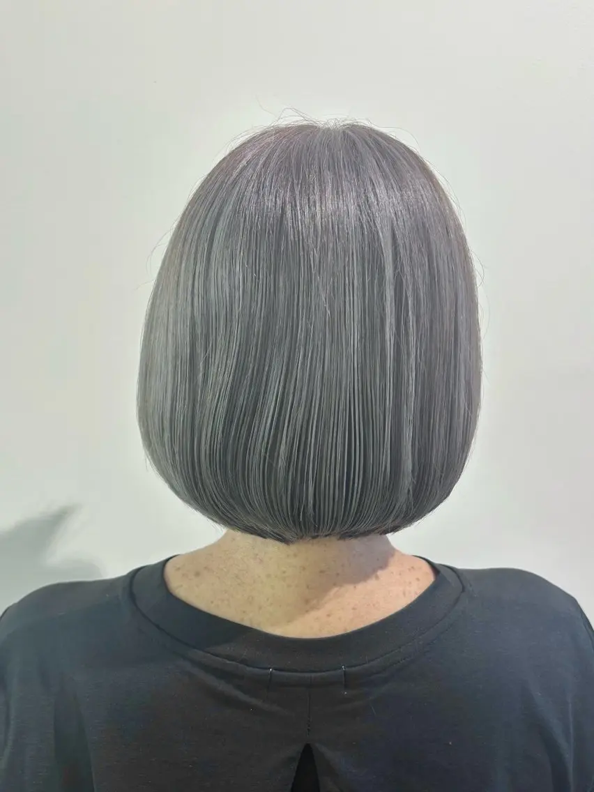 ミディアム カラー 古川 琴美のヘアスタイル