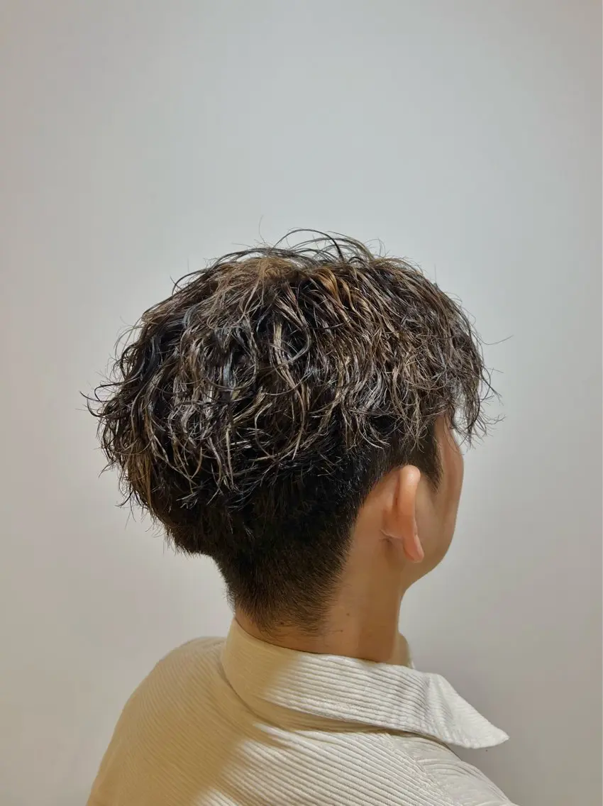 ショート カラー パーマ メンズ カット ヘアカラー パーマ 湘南のパーマ職人 🔥清水琉葵🔥のヘアスタイル