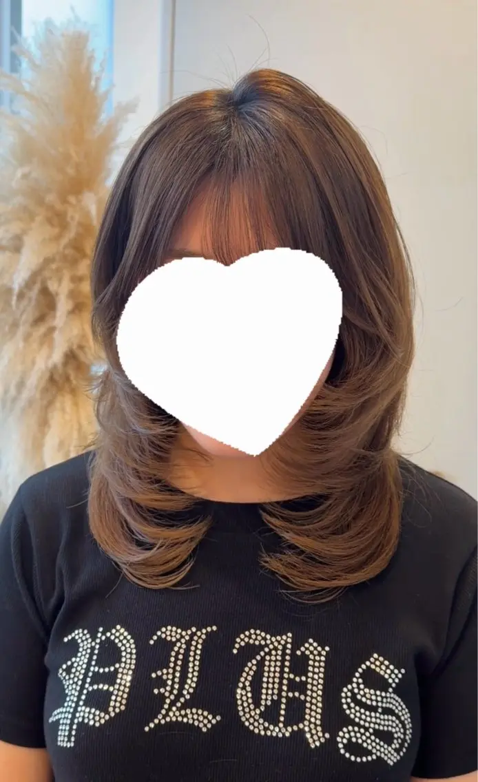 ミディアム カット レイヤー透明感カラー ブリーチ🎀オトハのヘアスタイル