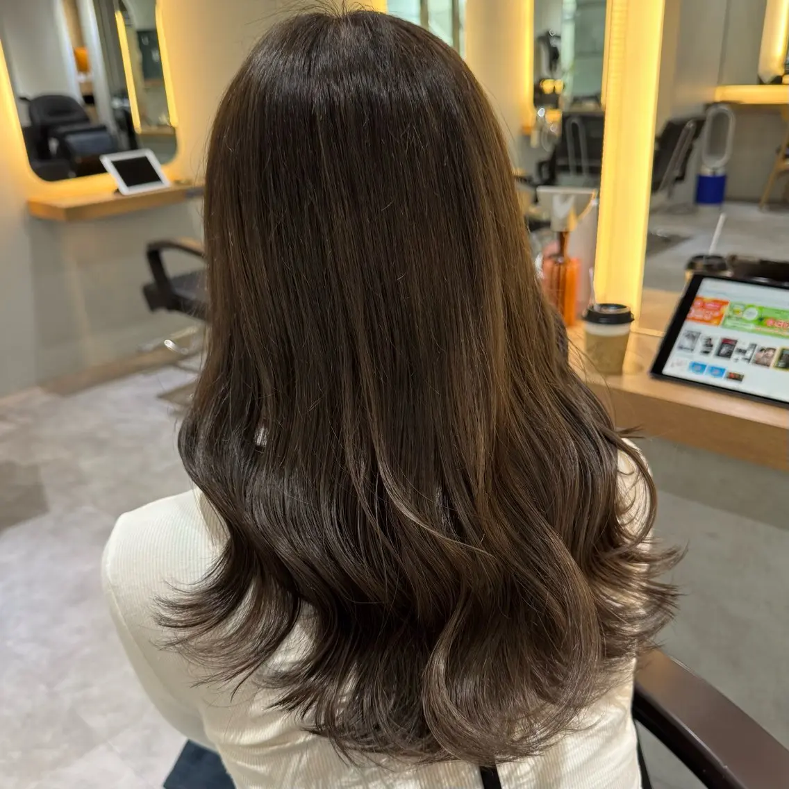 セミロング カラー ヘアアレンジ ヘアカラー ブリーチなしカラー /新百合ヶ丘/安形翔のヘアスタイル