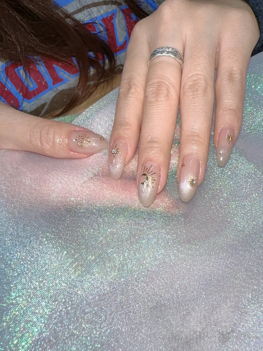 ネイル Hey🌈NAIL 長さ出し専門店のネイルデザイン