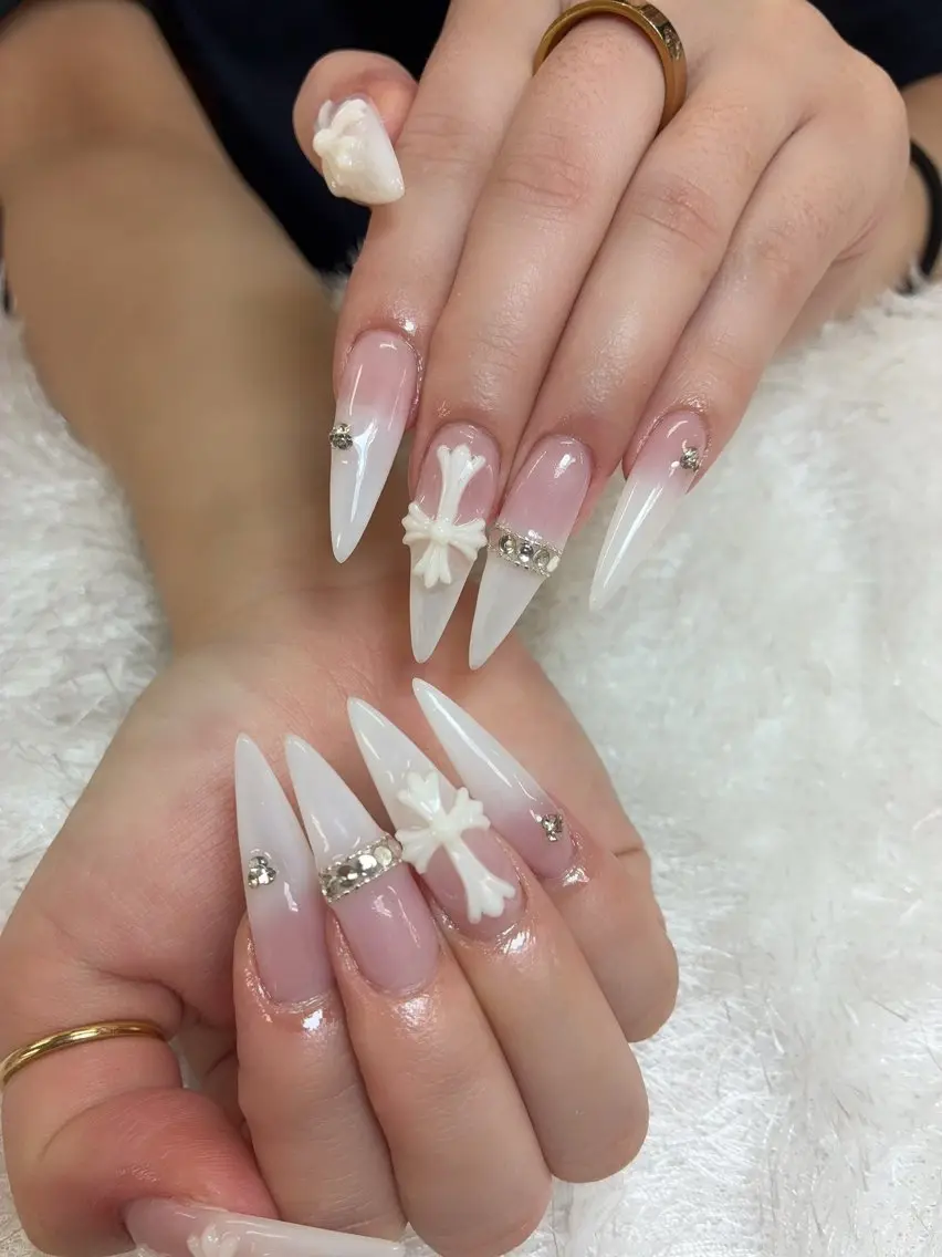 ネイル ハンドネイル 佐藤 依娜のネイルデザイン