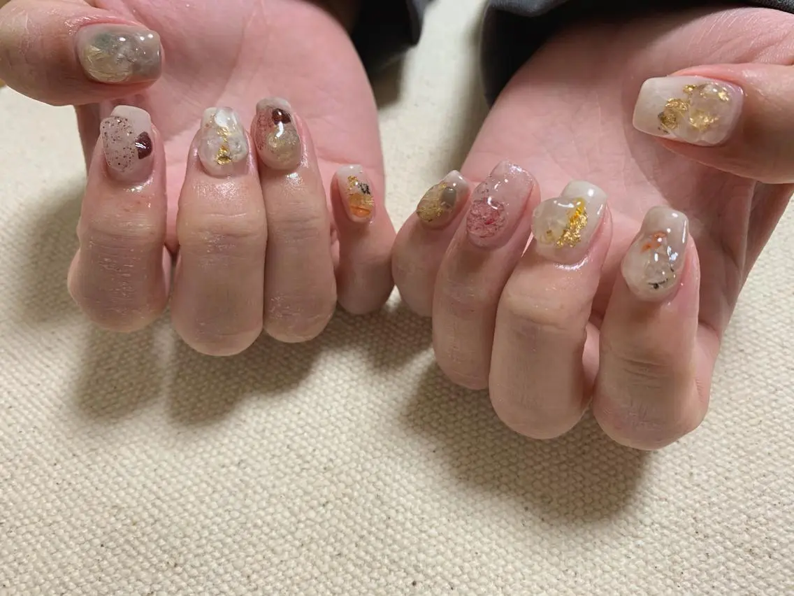 ネイル アートネイル ラメ(グリッター) 大理石ネイル(マーブル) ミラーネイル 冬ネイル ハンドネイル nail room カジカジのネイルデザイン