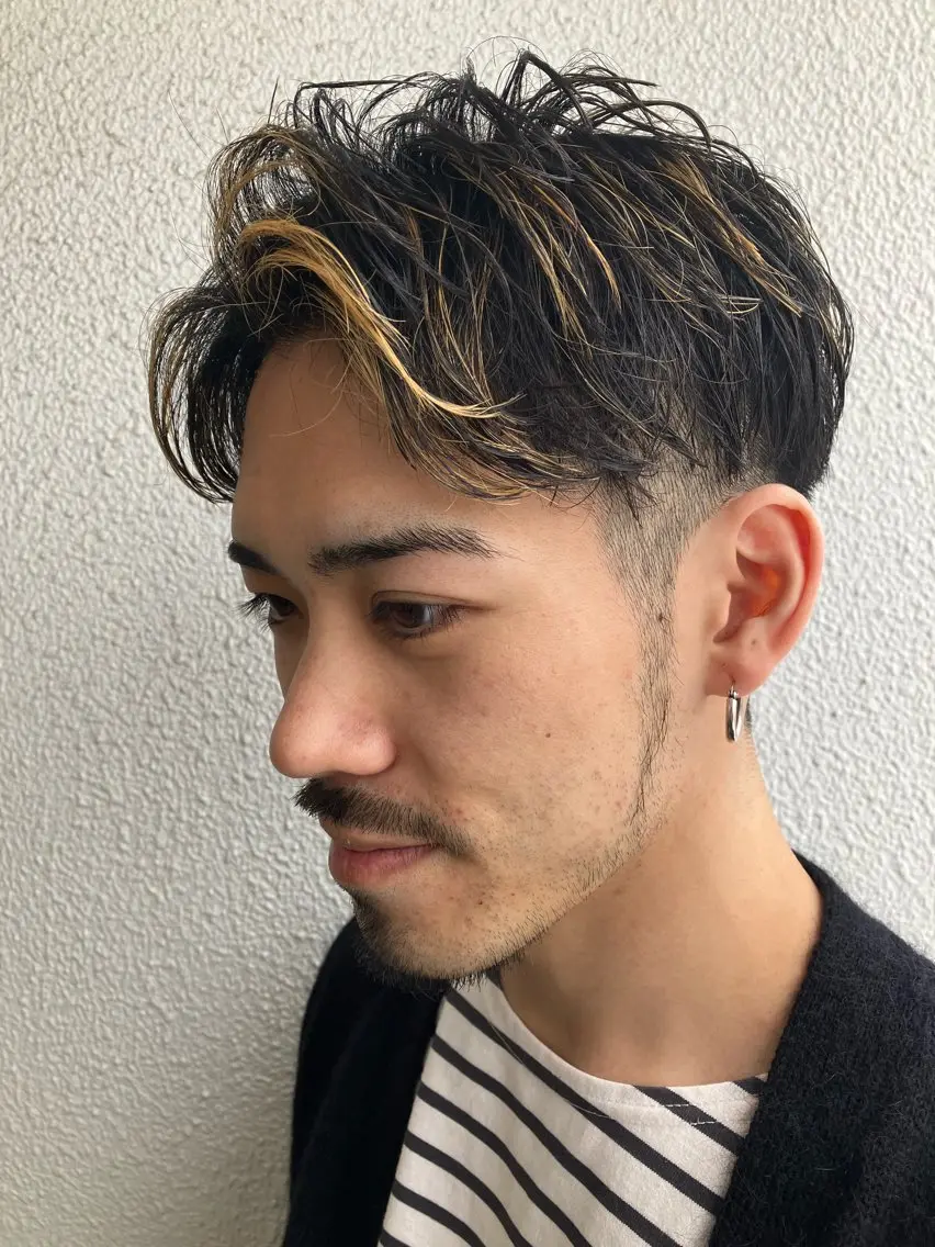 ショート カラー メンズ メンズブリーチ ブリーチ デザインカラー ヘアカラー 内村 純也のヘアスタイル