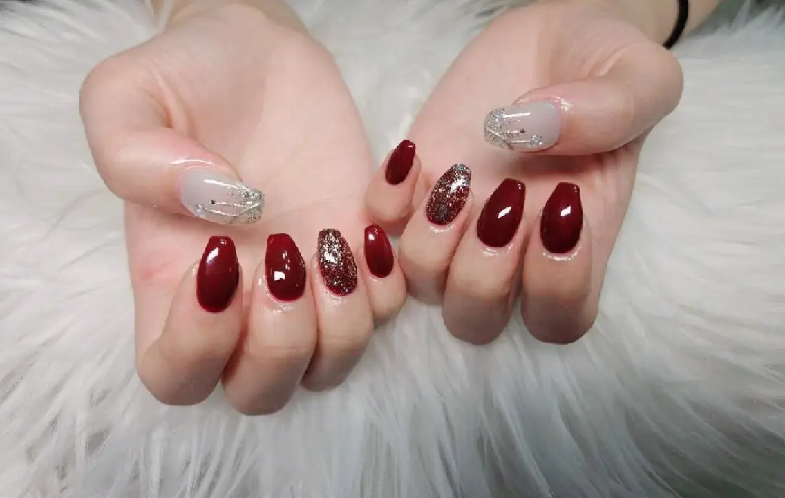 ネイル ジェルネイル パラジェル 赤色 ハンドネイル ハンドケア Beaubie nailサロンのネイルデザイン