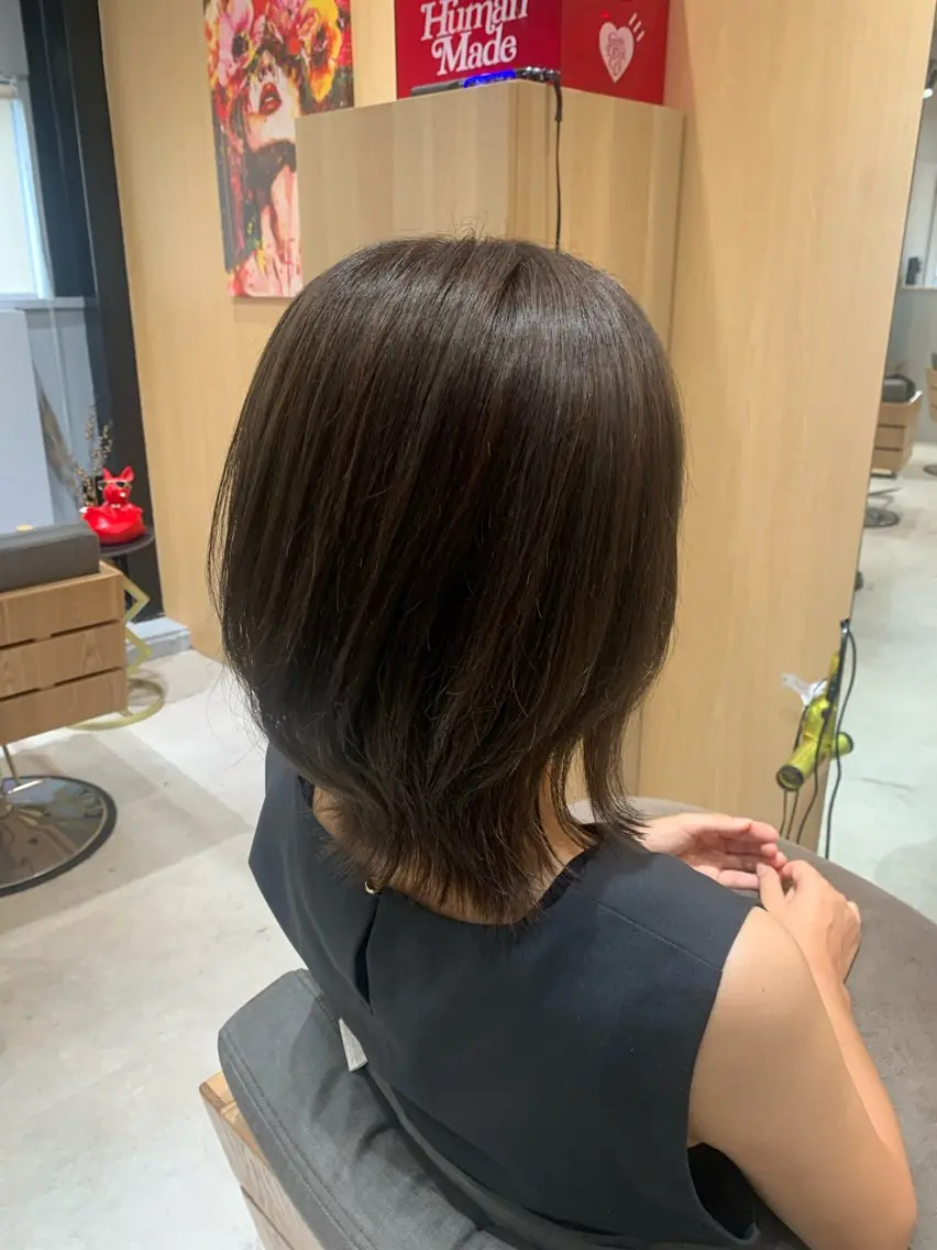 ミディアム ミディアムレイヤー レイヤーカット カット ヘアカラー 本多 永佳のヘアスタイル