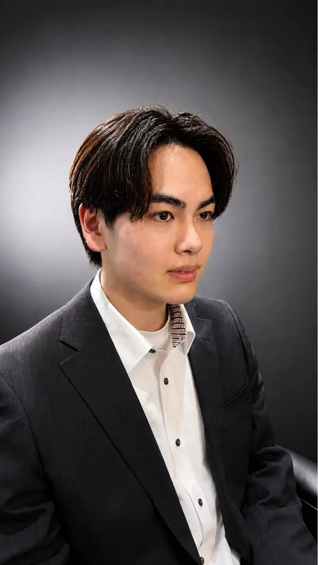 ミディアム 荻沼 快のヘアスタイル