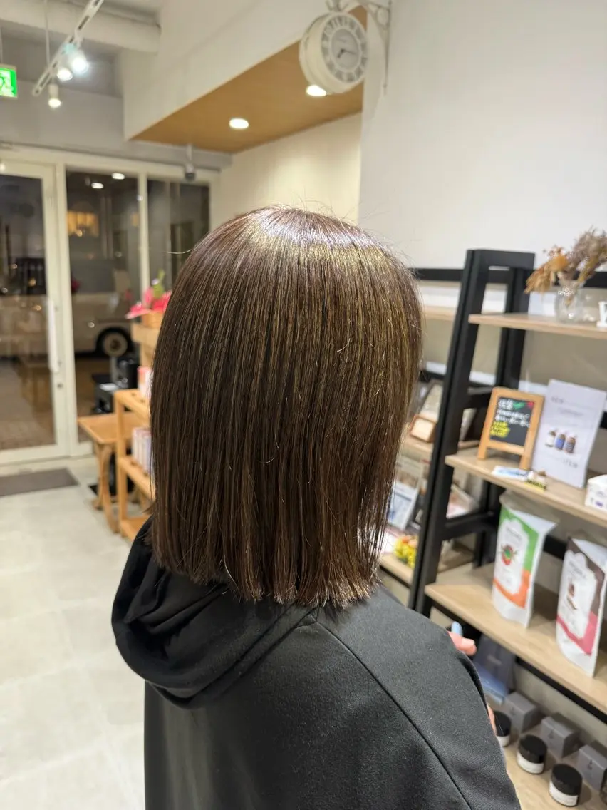 ミディアム カラー 島 歩那のヘアスタイル
