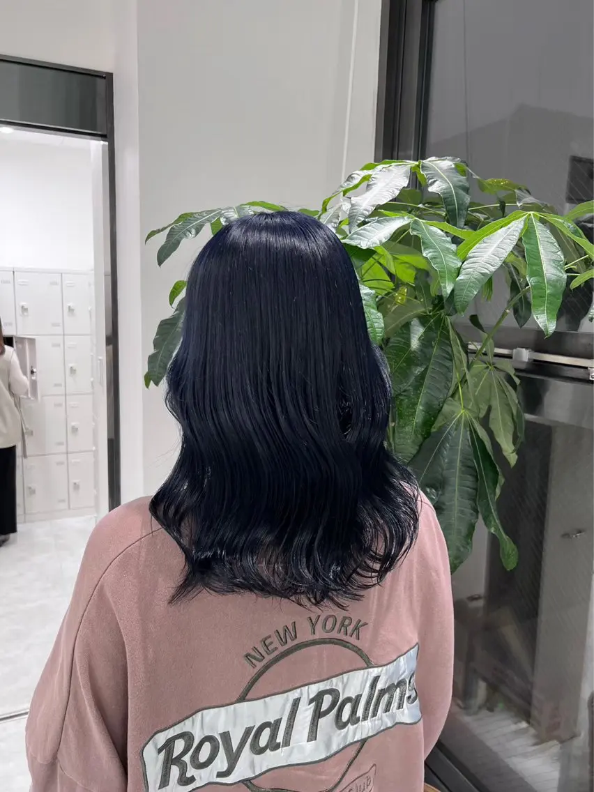 セミロング カラー パーマ ヘアアレンジ 透明感ブリーチカラー 🌈TOMOHIROのヘアスタイル