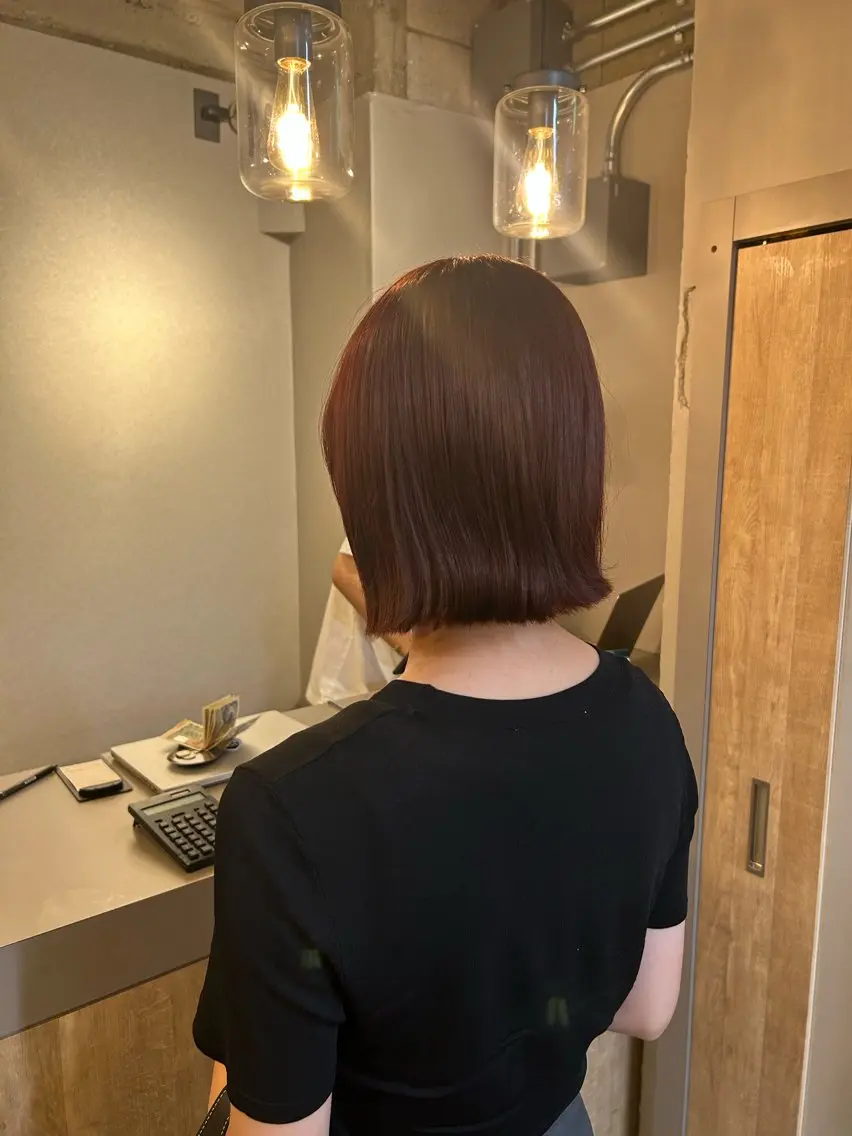 ショート カラー レッドカラー ボブ 外ハネヘア カット ヘアカラー トリートメント 田中 陽菜乃のヘアスタイル