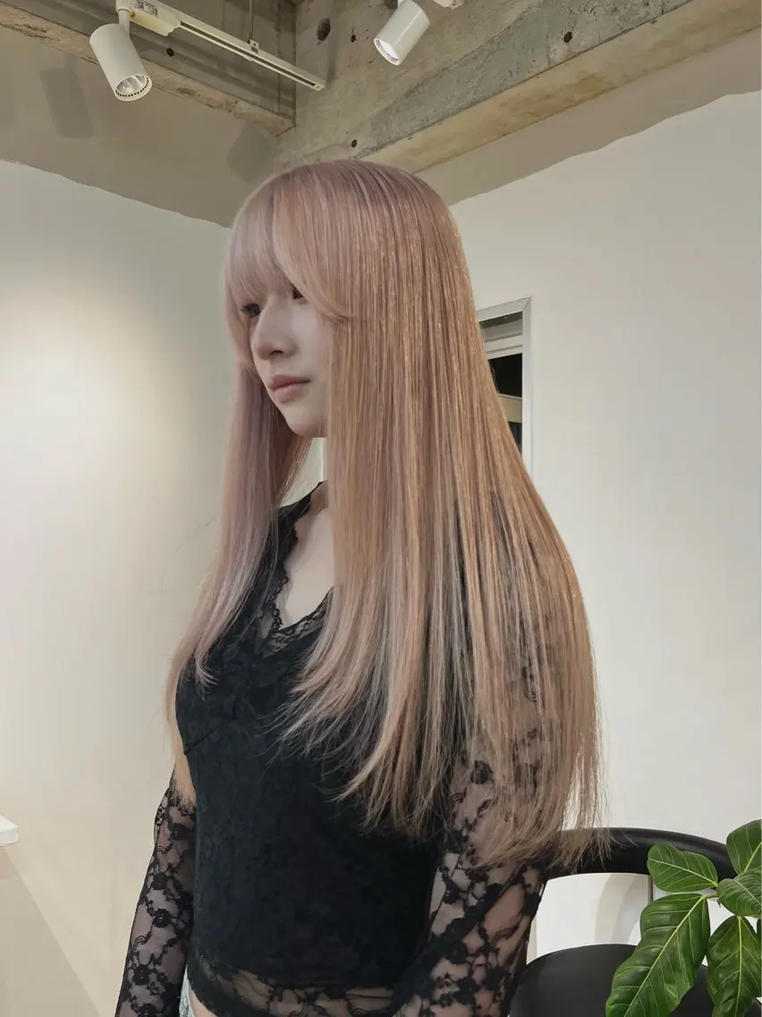 ロング カラー ブリーチ ピンクカラー ホワイトピンク トリートメント ヘアカラー トリートメント fit /HONOKAのヘアスタイル