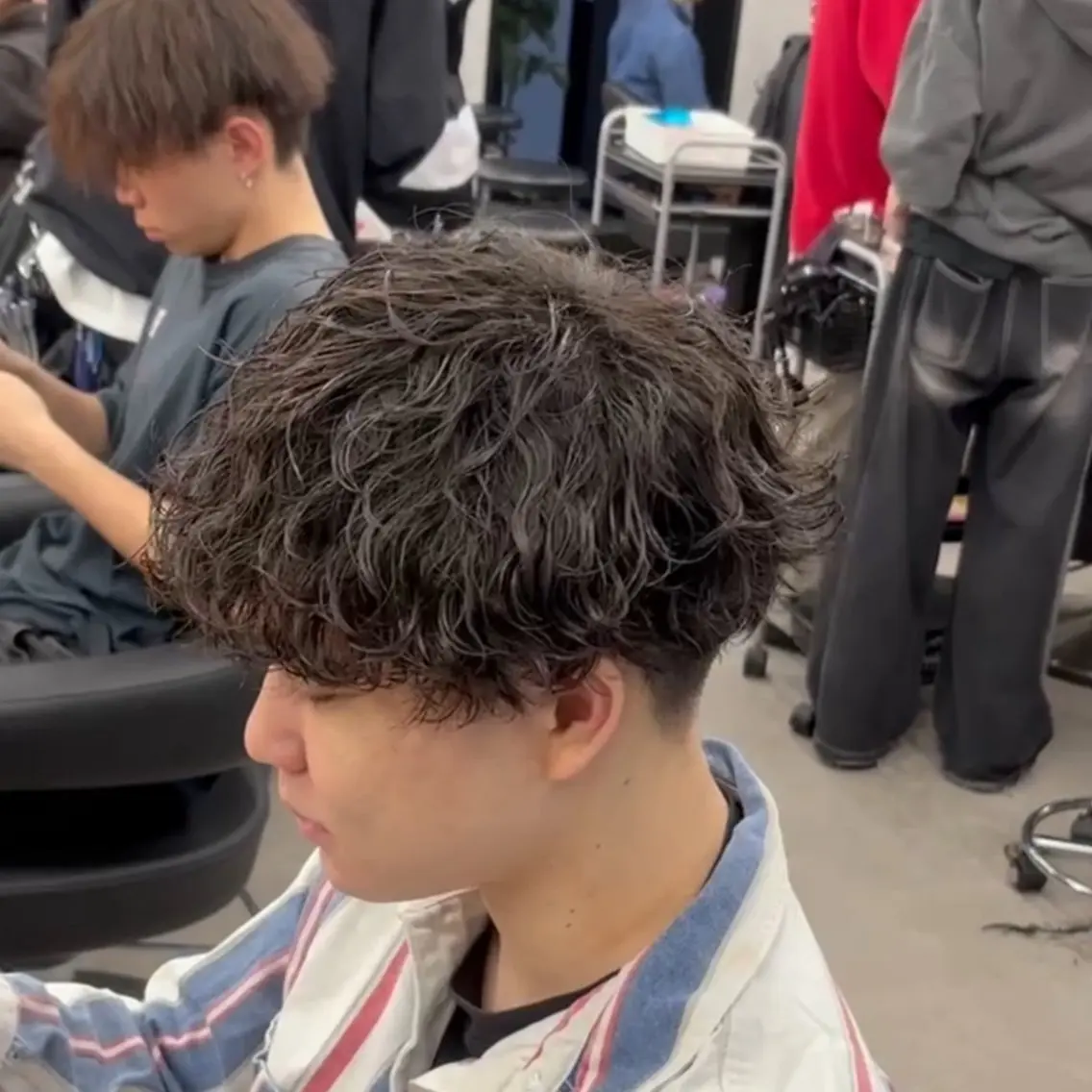 ショート カラー パーマ ヘアアレンジ メンズ 磯村 翔大のヘアスタイル