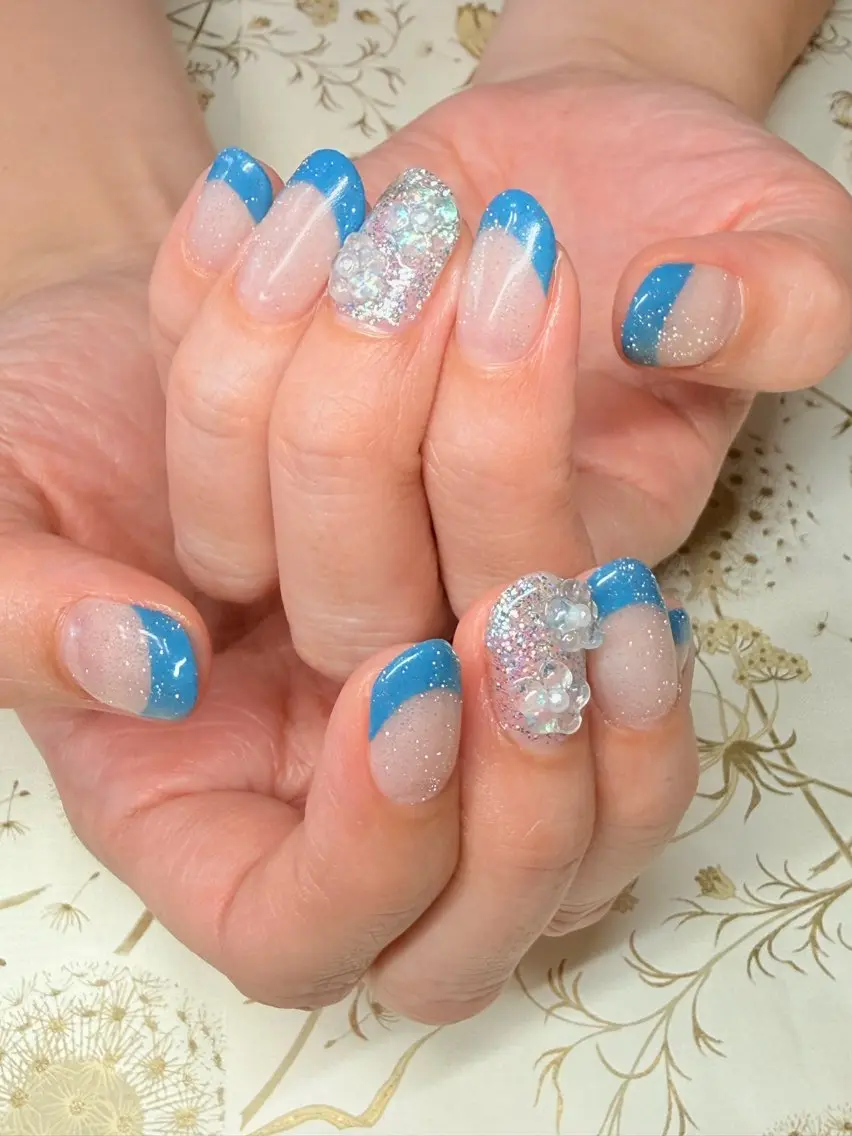 ネイル ブルー フレンチネイル キラキラネイル 夏ネイル ハンドネイル miel nailのネイルデザイン