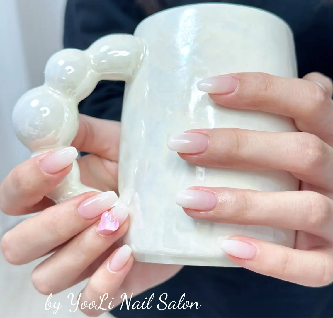 ネイル アートネイル オーロラネイル チークネイル フレンチネイル ガラスフレンチ ハンドネイル 🎀🎀YooLi Nail Salonのネイルデザイン