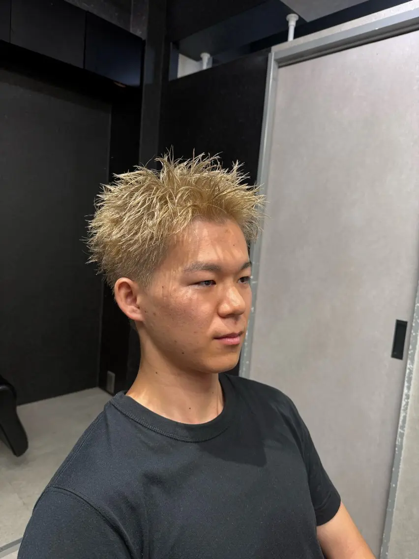 ショート カラー メンズ メンズハイトーン スパイキーショート ハイトーンカラー ショートヘア ヘアカラー メンズ特化🔥池袋 藤田孝太郎のヘアスタイル