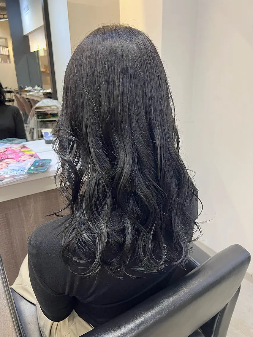 セミロング カラー 韓国ヘア🇰🇷 YUKINAのヘアスタイル