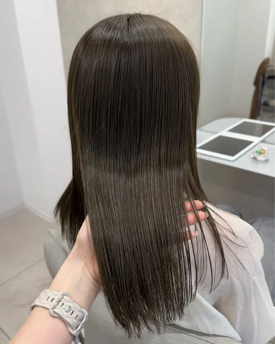ミディアム カラー グレージュ オリーブグレージュ オリーブグレー ヘアカラー トリートメント 澤 佑華 🎀 透明感カラーのヘアスタイル