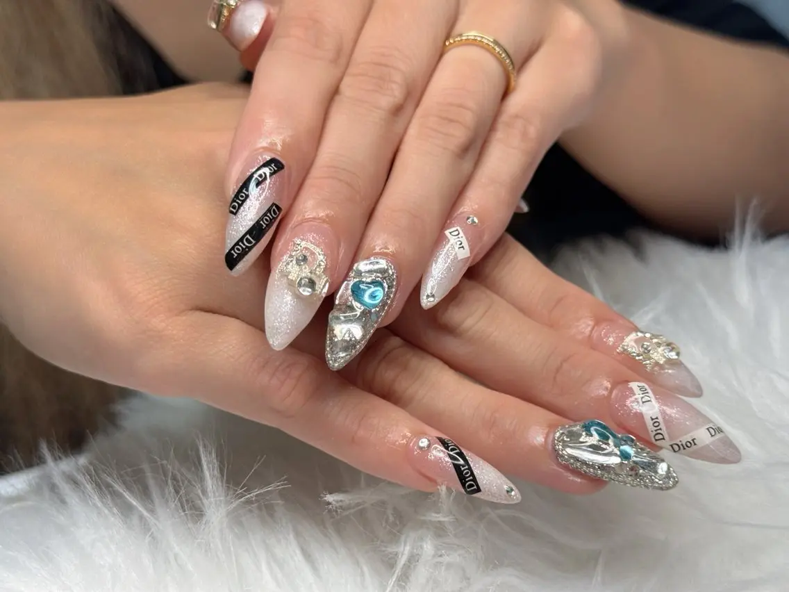 ネイル ロングネイル ハンドネイル タナカ フォンのネイルデザイン