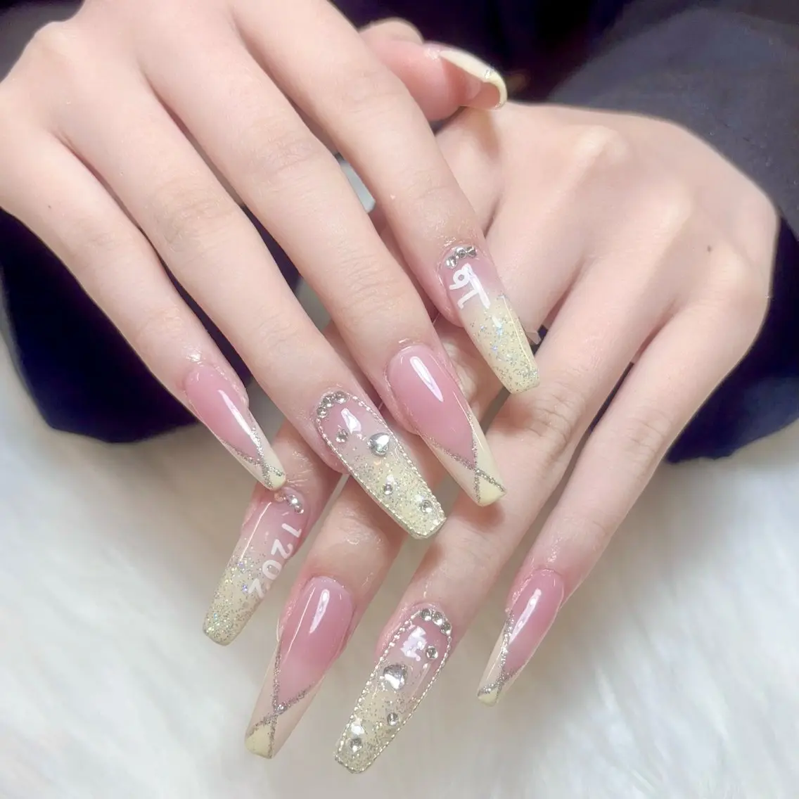ネイル ハンドネイル 🎀kira 長さだし💗モチ最高のネイルデザイン