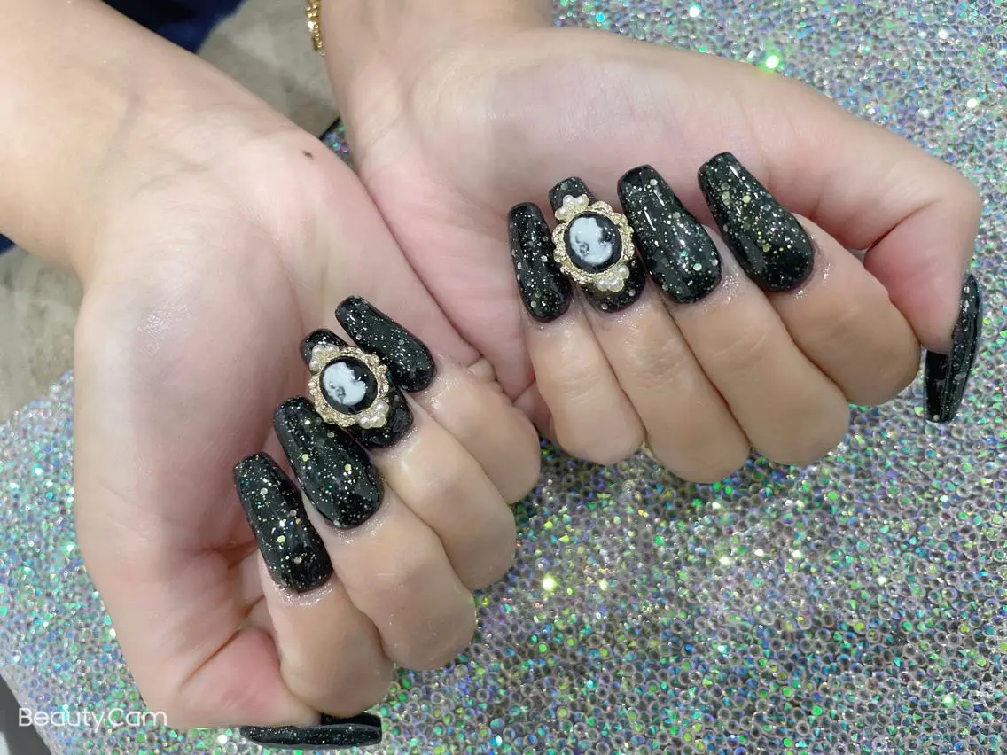 ミディアム ネイル 《LB》ラブリエ Nail&eyeのマツエク・マツパデザイン
