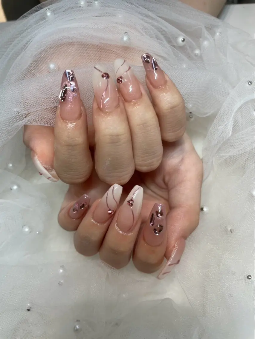ネイル I-nailロング /ワンホン/キラキラのネイルデザイン