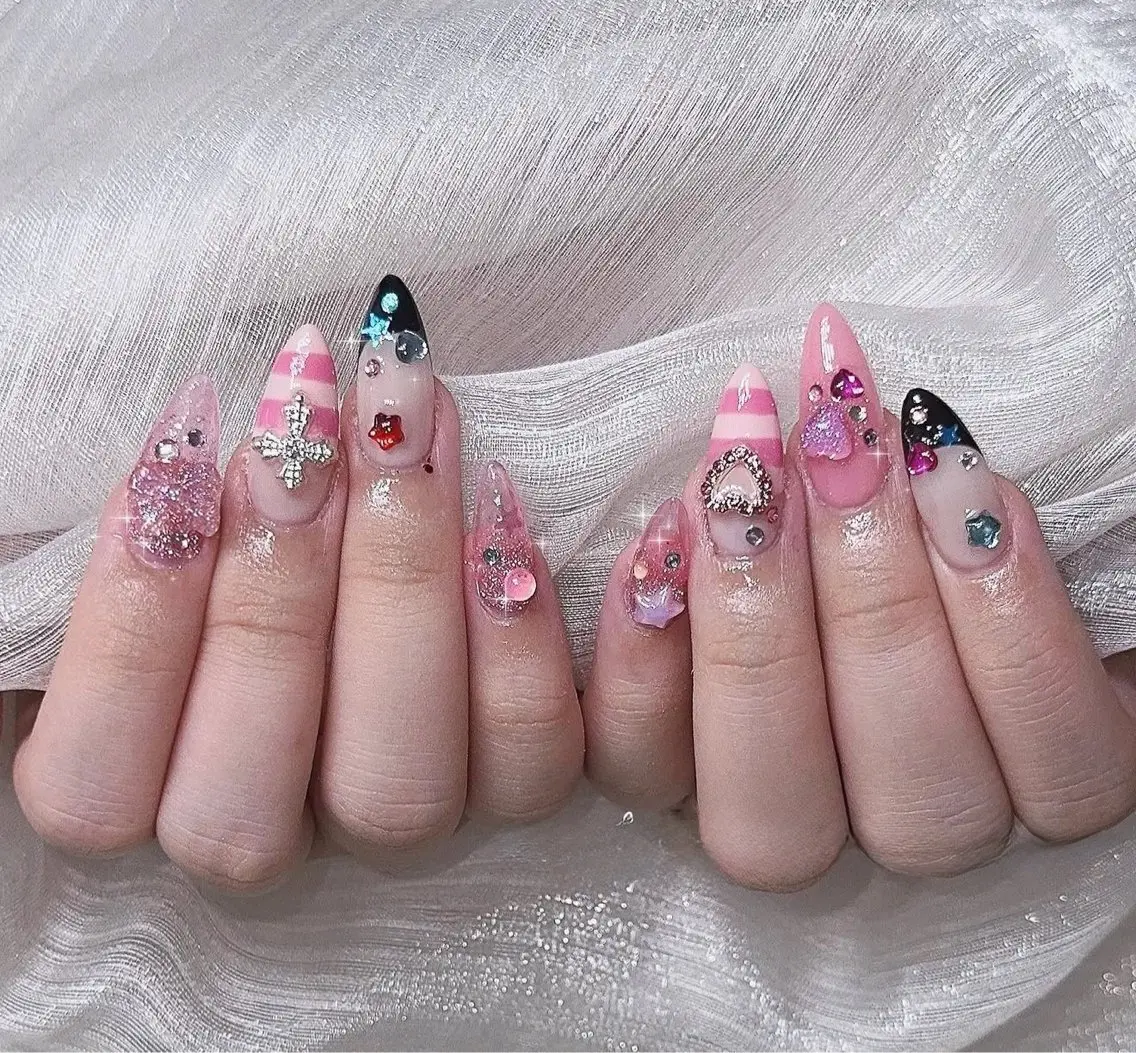 ネイル Nail  Y 🎀YURI🧸のネイルデザイン