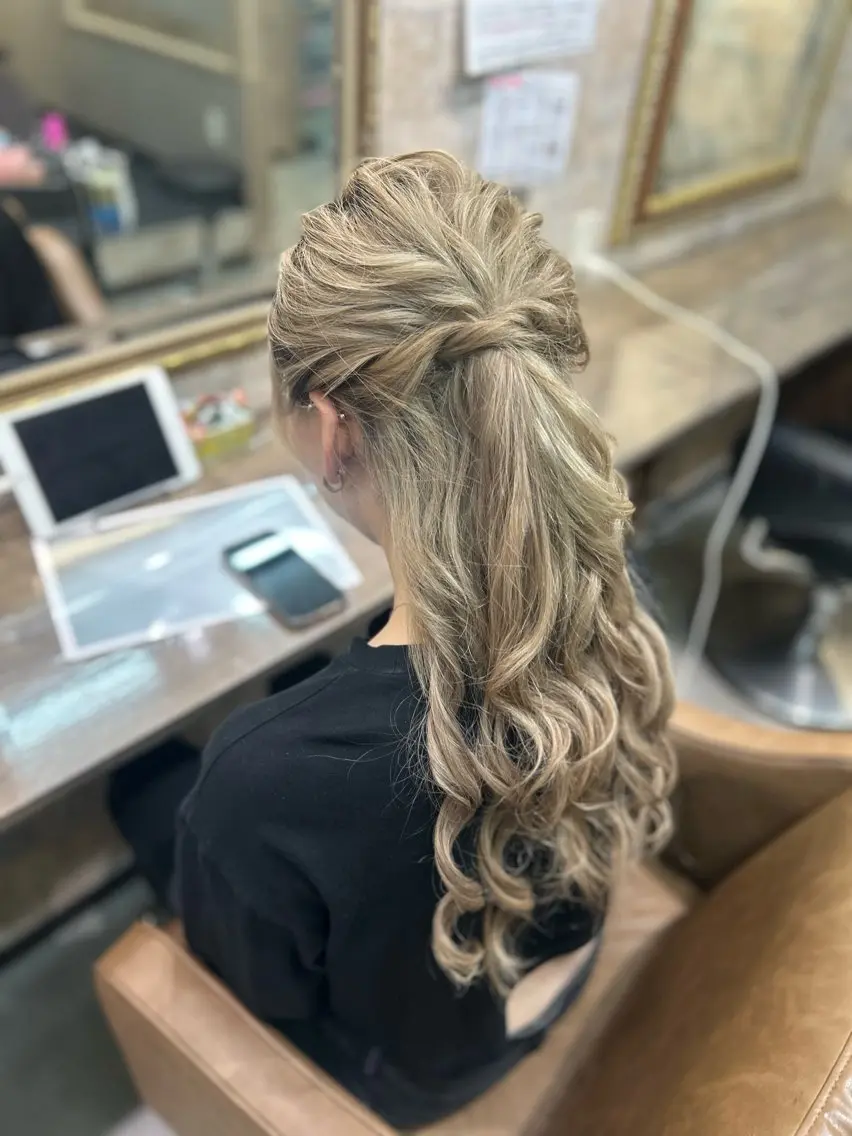 ヘアアレンジ ハーフアップ マエダ ミノリのヘアスタイル