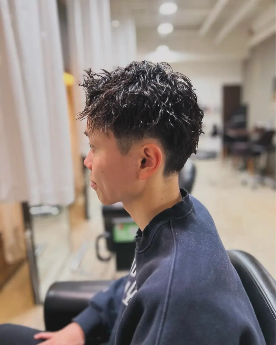 パーマ メンズ アップバング メンズパーマ 心斎橋メンズサロン リベルテグリットのヘアスタイル