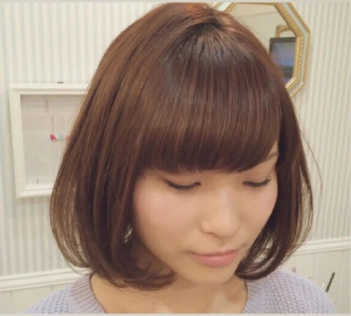 ミディアム 濱岡 恭子のヘアスタイル