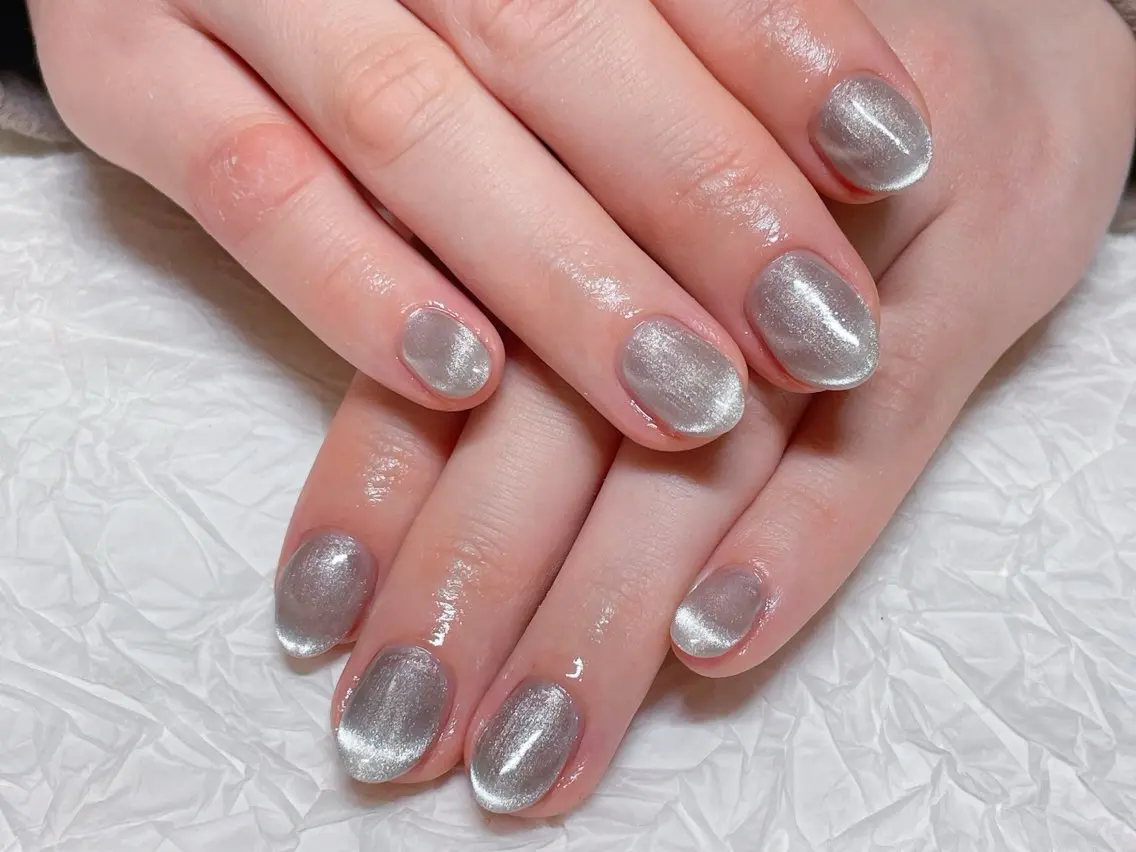 ネイル フレンチネイル マグネットネイル マグネットフレンチ ハンドネイル ハンドケア 💫ゆか_ Nailartistのネイルデザイン