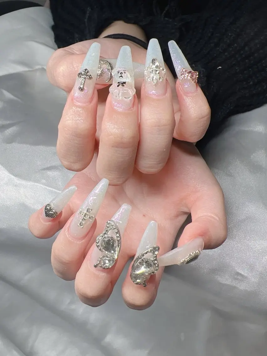 ネイル 長さ出し グラデーション 卒業式 キラキラネイル マグネットネイル Lee Nailsのネイルデザイン