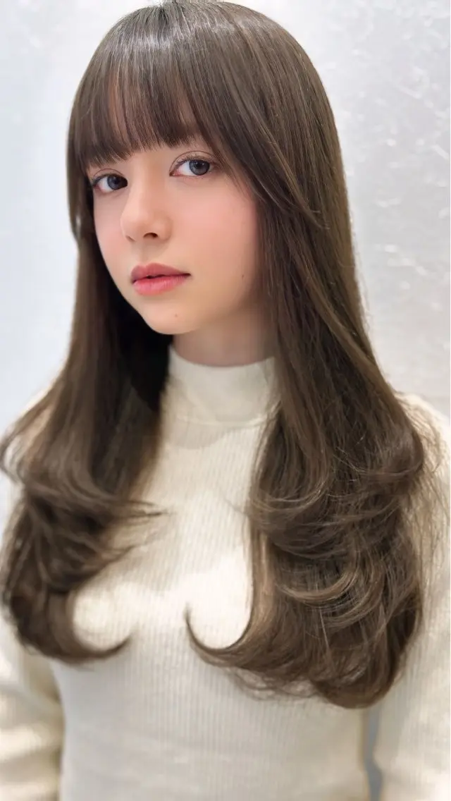 ミディアム カラー 顔まわりレイヤー 顔周りカット レイヤーカット サイドバング 小顔カット カット ヘアカラー トリートメント 顔周りカット 【オノザワリョウ】のヘアスタイル