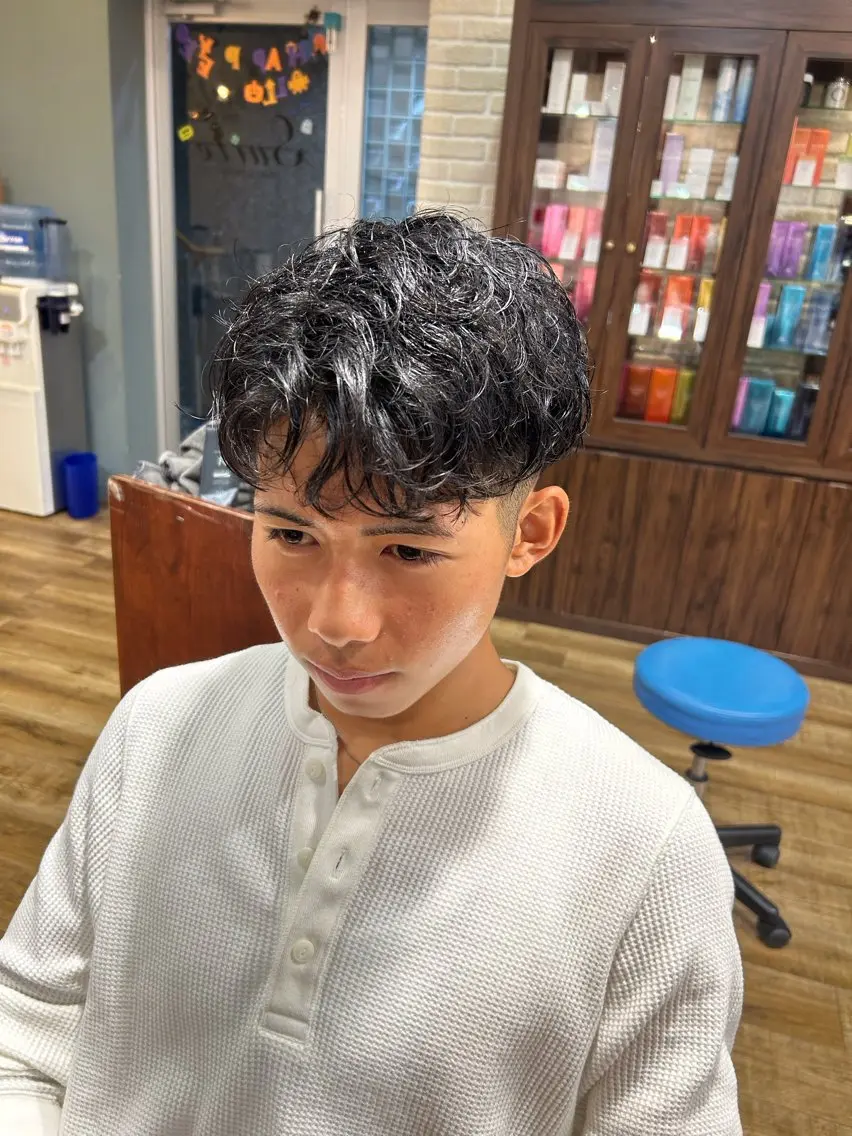 ショート メンズ メンズパーマ くせ毛 ショートヘア カット 鶴田 将清のヘアスタイル