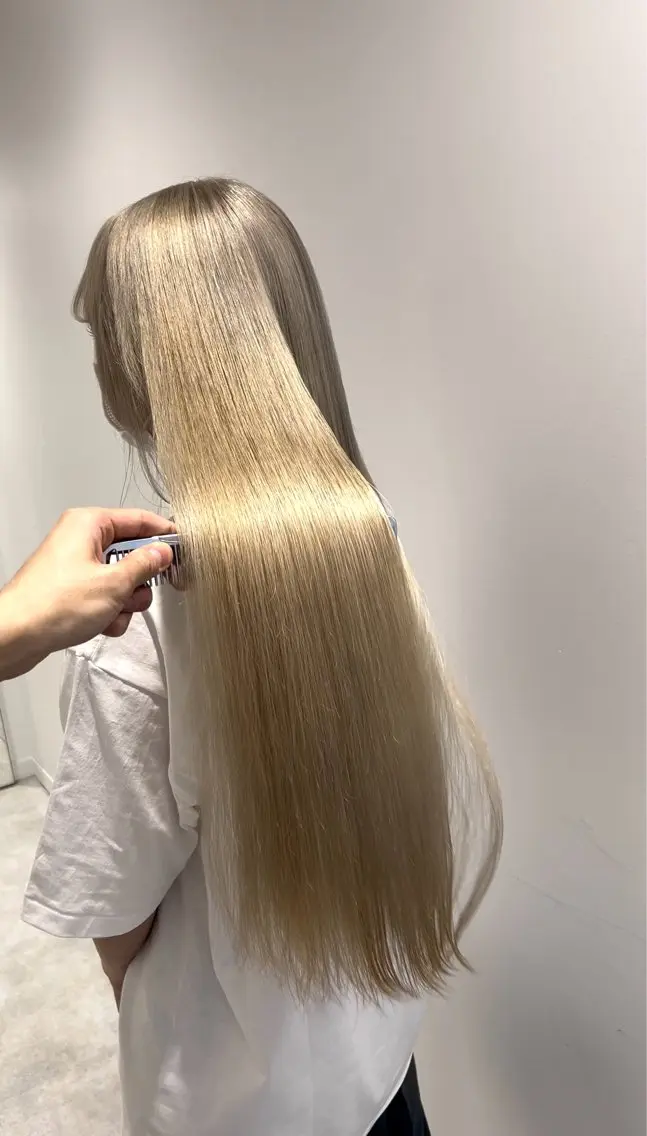 ロング カラー ベージュカラー ミルクティーベージュ ヘアカラー トリートメント 透明感ハイトーン特化 /ケアブリーチ/莉駒のヘアスタイル