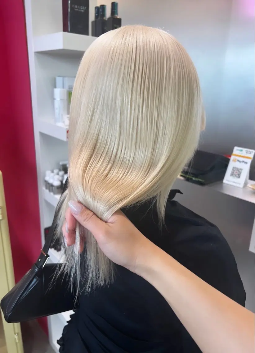セミロング ヘアカラー box mico. mutsumiのヘアスタイル