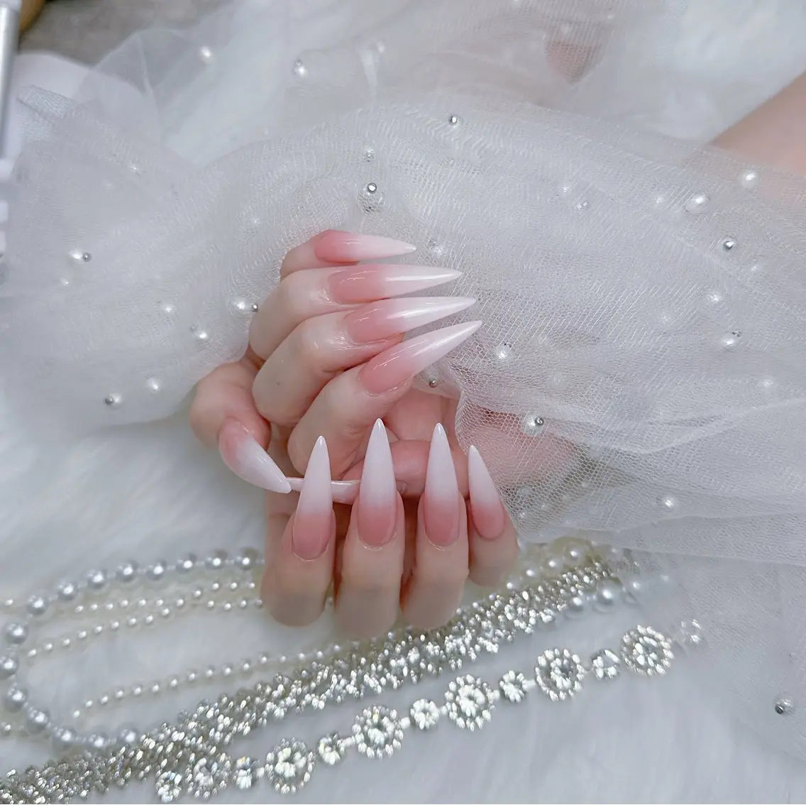 ネイル アートネイル ジェルネイル 韓国ネイル ニュアンスネイル ハンドネイル Luna Nail.Novaのネイルデザイン