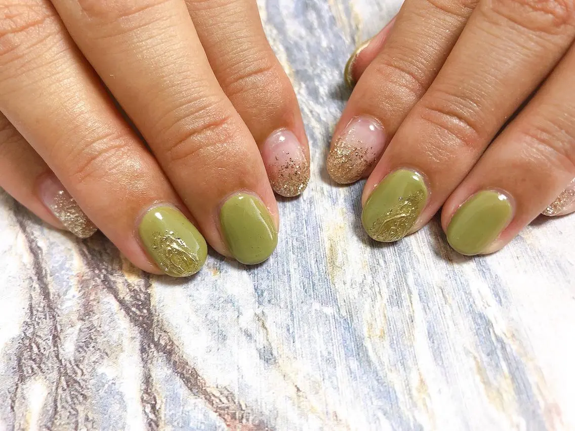 ネイル ピスタチオネイル ハンドネイル mogunail &blowのネイルデザイン