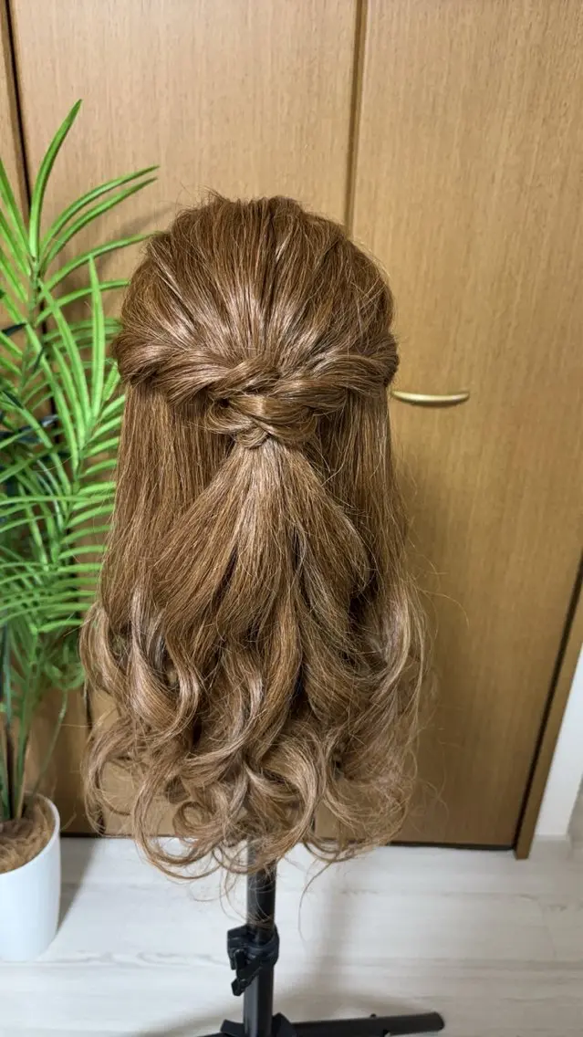ヘアアレンジ ハーフアップ crown 調布のマツエク・マツパデザイン