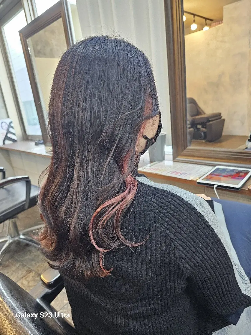 セミロング レイヤーカット S. ERIのヘアスタイル