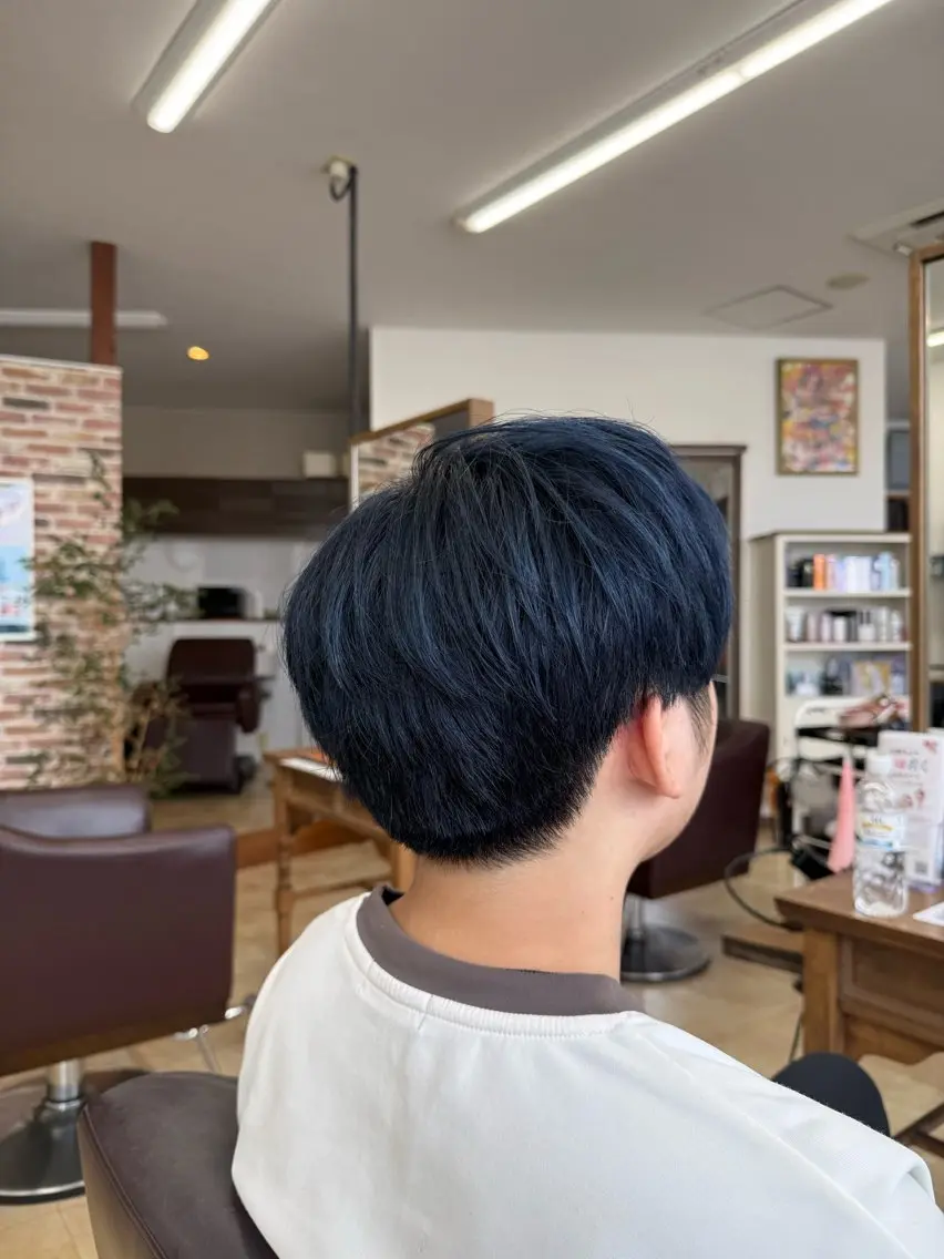 ショート メンズ メンズブリーチ ヘアカラー 上村華女 髪質改善カラーのヘアスタイル