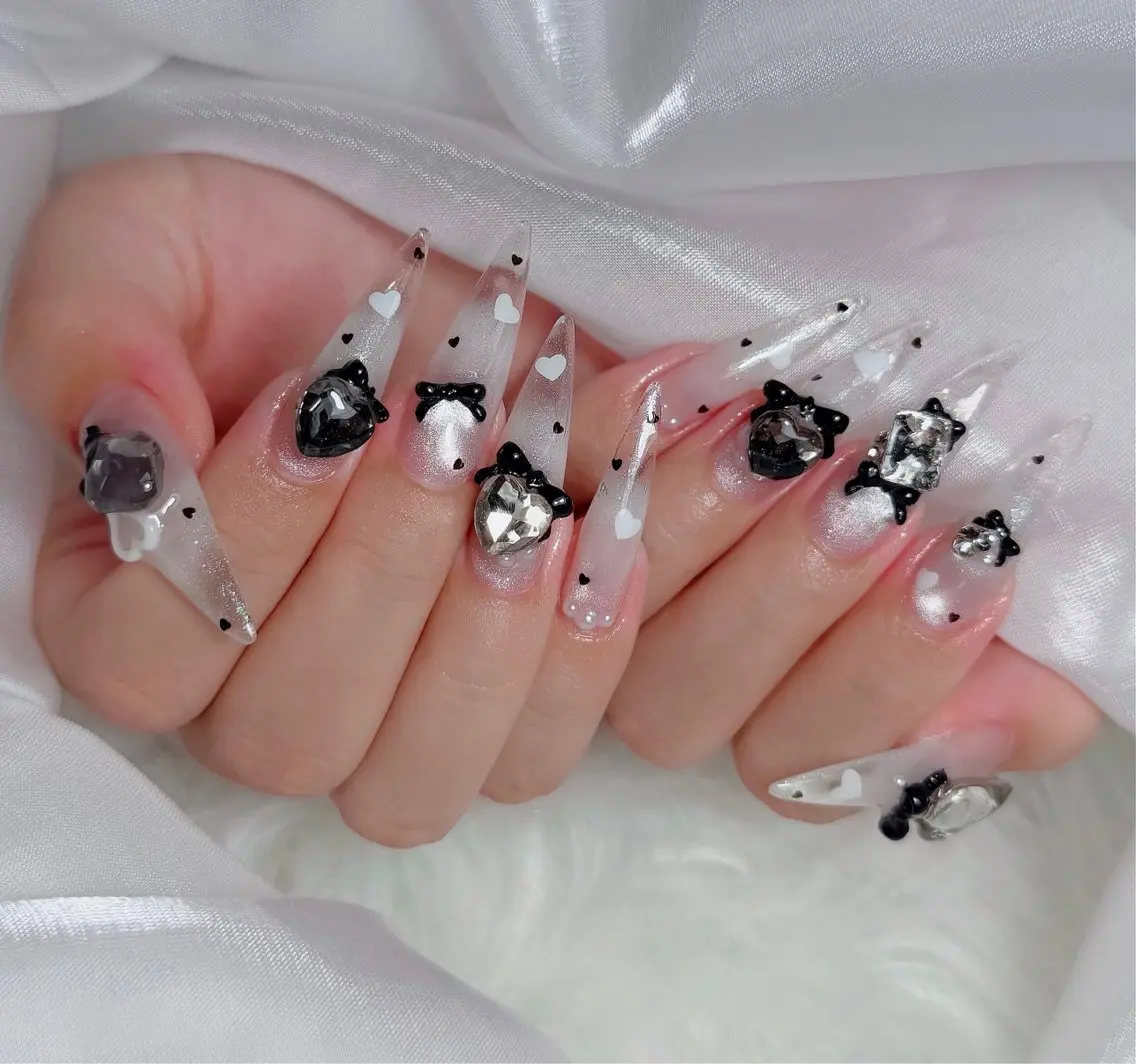 ネイル チークネイル 長さ出し フラッシュネイル フレンチネイル グラデーション ハンドネイル Lenie Nail Salonのネイルデザイン