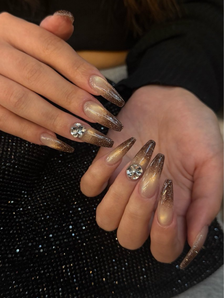 ネイル ブラウン グラデーション ラメ(グリッター) ラメグラデーション Nail mood デザイン持ち込みokのネイルデザイン