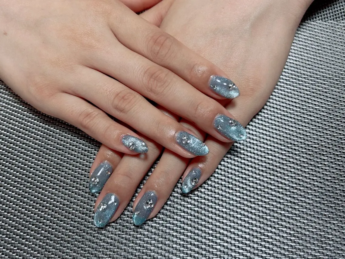 ネイル ブルー キラキラネイル マグネットネイル スカルプネイル ストーンネイル ハンドネイル i nailのネイルデザイン