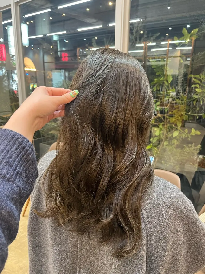 ロング 相田 佳乃のヘアスタイル