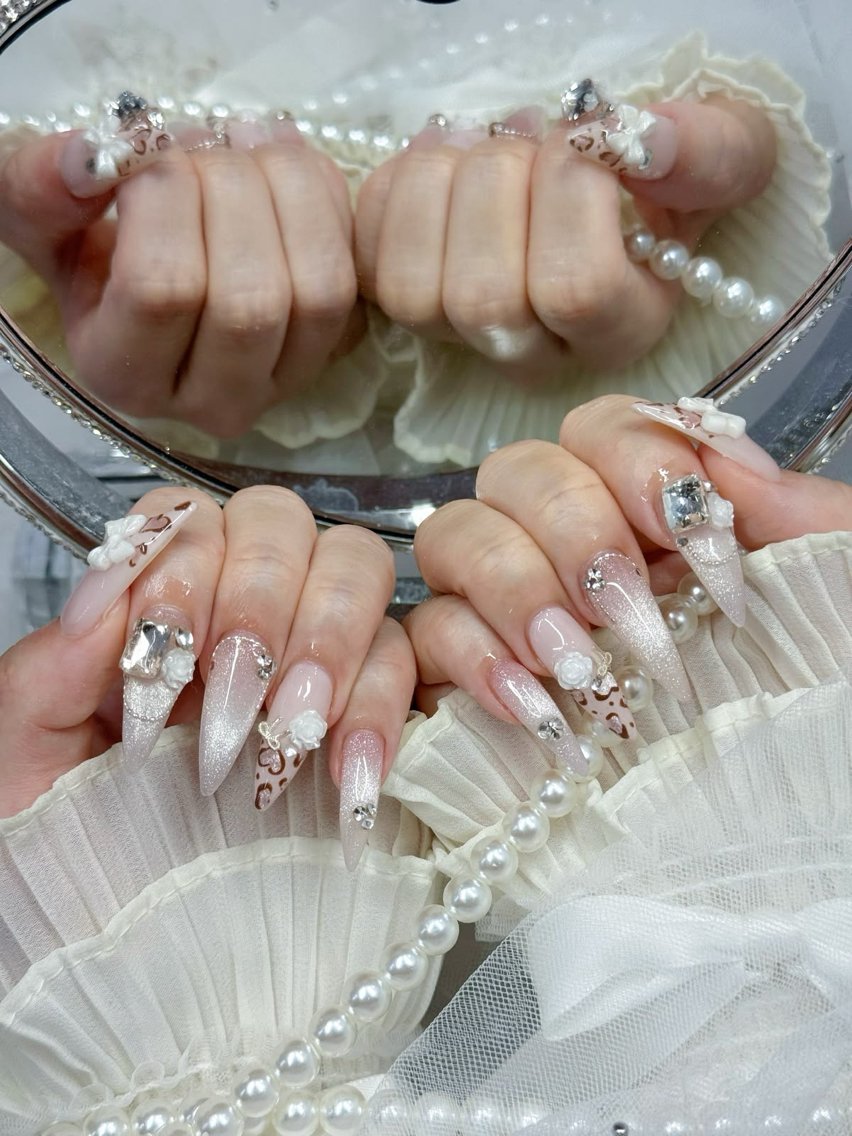 ネイル チークネイル ドット フットネイル フレンチネイル グラデーション Nihonthy Nail 新宿のネイルデザイン