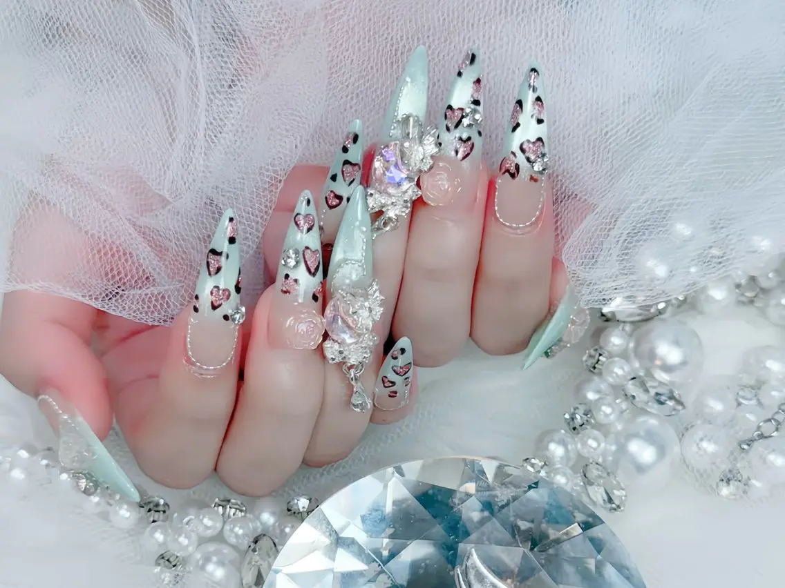 ネイル ブルー ジェルネイル ガーリー グラデーション グリーン ハンドネイル Rin Nail 新大久保店のネイルデザイン