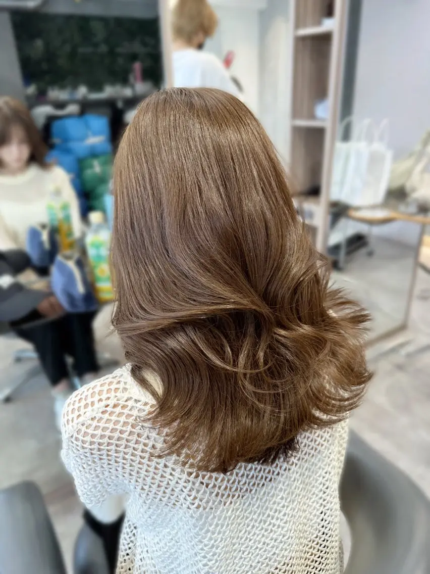 ミディアム カット ヘアカラー トリートメント HIROKI /艶カラー/カットのヘアスタイル