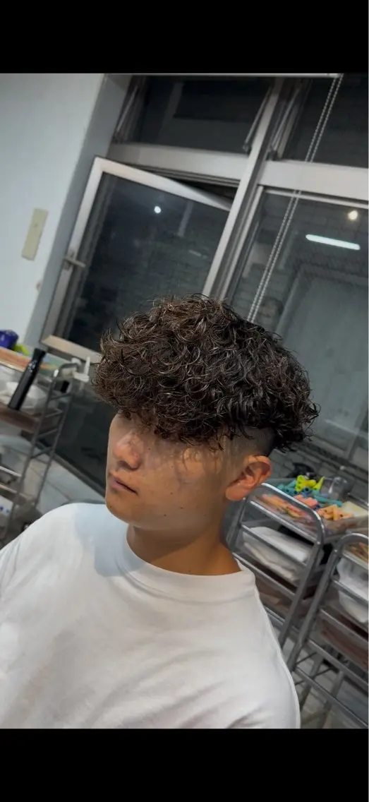 パーマ メンズ スペインカール カット パーマ トリートメント fifth/ 原宿 メンズパーマ/希飛のヘアスタイル