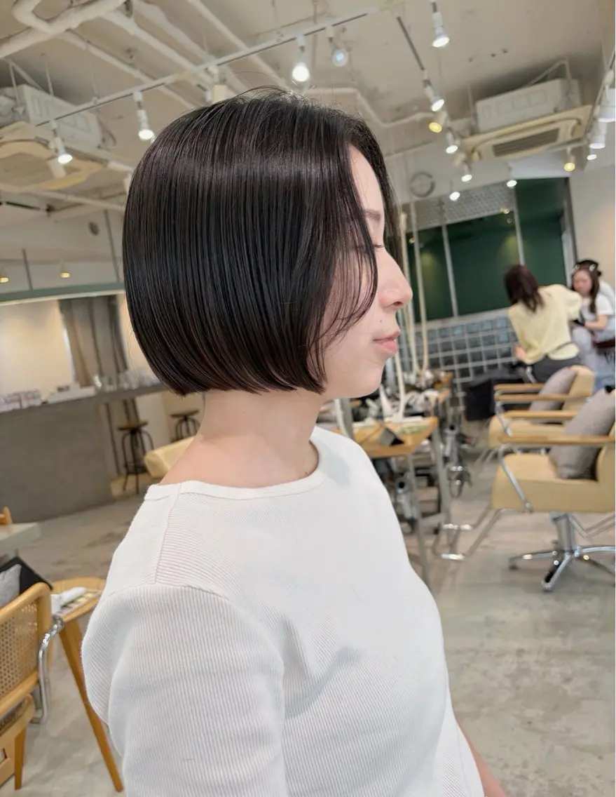 ショート 切りっぱなしボブ ボブ MIHO /directorのヘアスタイル